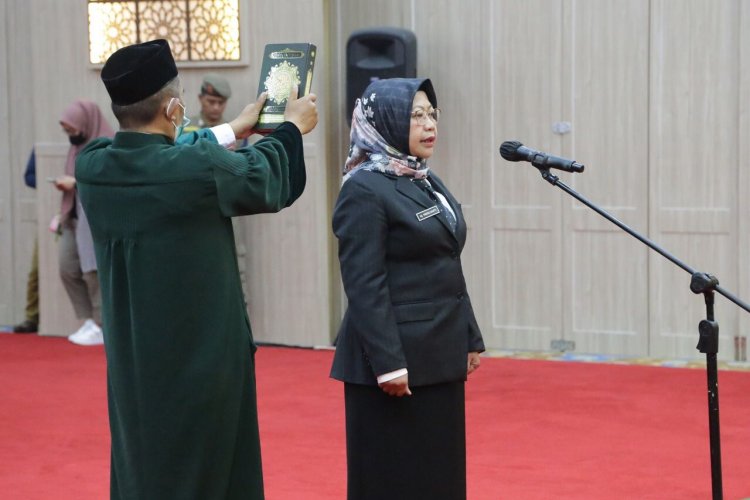 Pj Gubernur Banten Al Muktabar Lantik Virgojanti Sebagai Kepala DPMPTSP Provinsi Banten