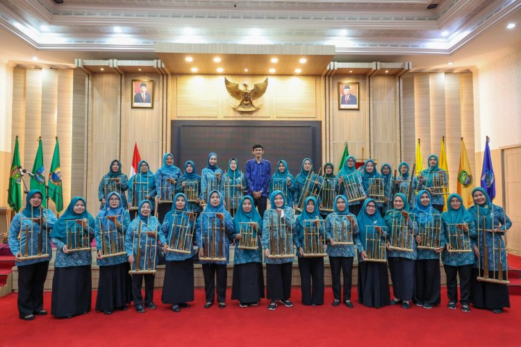 Lestarikan Budaya, TP PKK se-Provinsi Banten Latihan Angklung Bersama