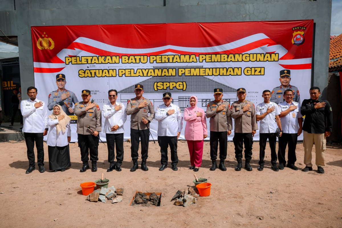 Dukung MBG, Pj Gubernur Banten A Damenta Lakukan Peletakan Batu Pertama Pembangunan Satuan Pelayanan Pemenuhan Gizi